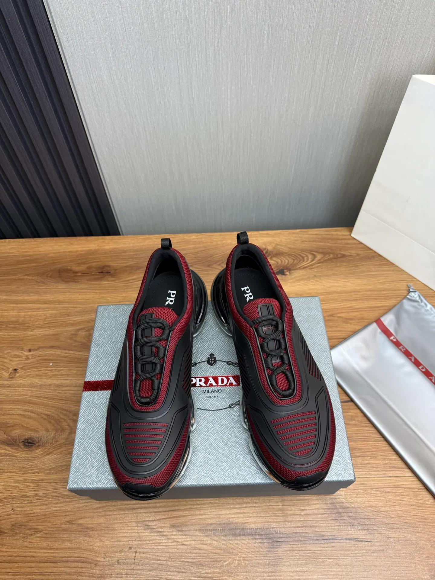 Men's shoes 💰640💰 [PRADA] Men's shoes are popular in the counter, high-quality shipments ✔️Official website synchronization, original fly-woven epoxy fabric + cowhide lining, 1⃣️ to 1⃣️ replica, original air-cushion original bottom, 38-45 (one size larger)